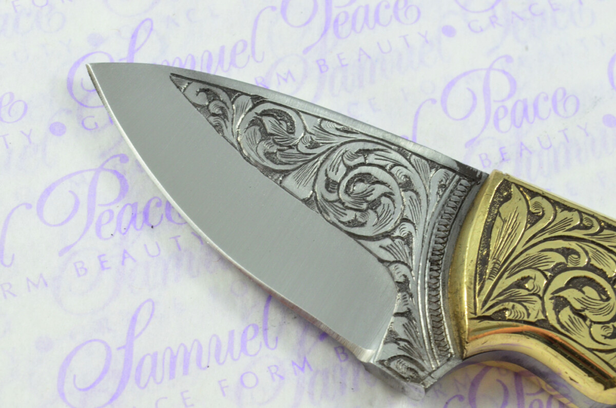 New Fantastic Hand Engraved Carbon 01 Tool Steel Hunting/Bowie Knife Rosewood Scales Unbelievable Piece Pristine inc Leather Sheath - Image 8