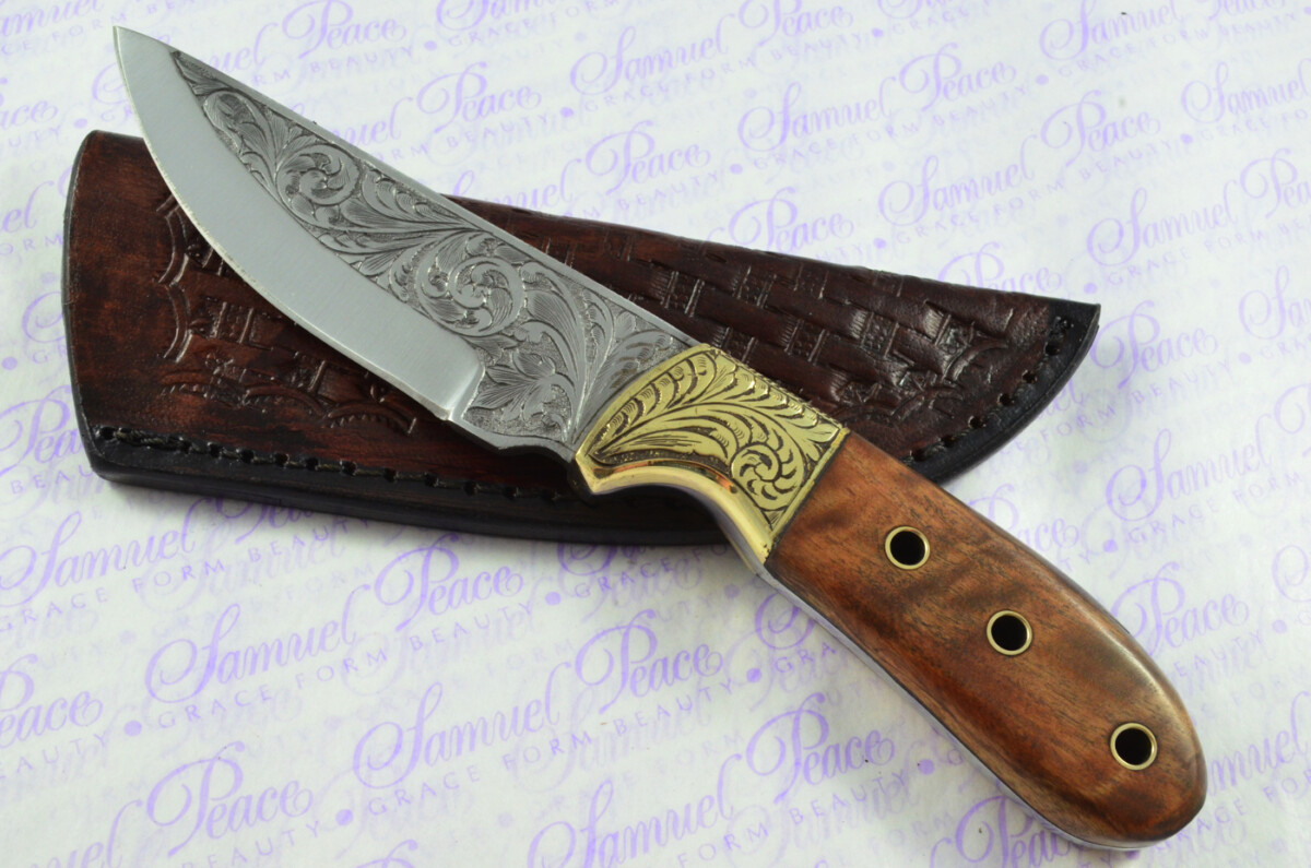 New Fantastic Hand Engraved Carbon 01 Tool Steel Hunting/Bowie Knife Olive Wood Scales Unbelievable Piece Pristine inc Leather Sheath