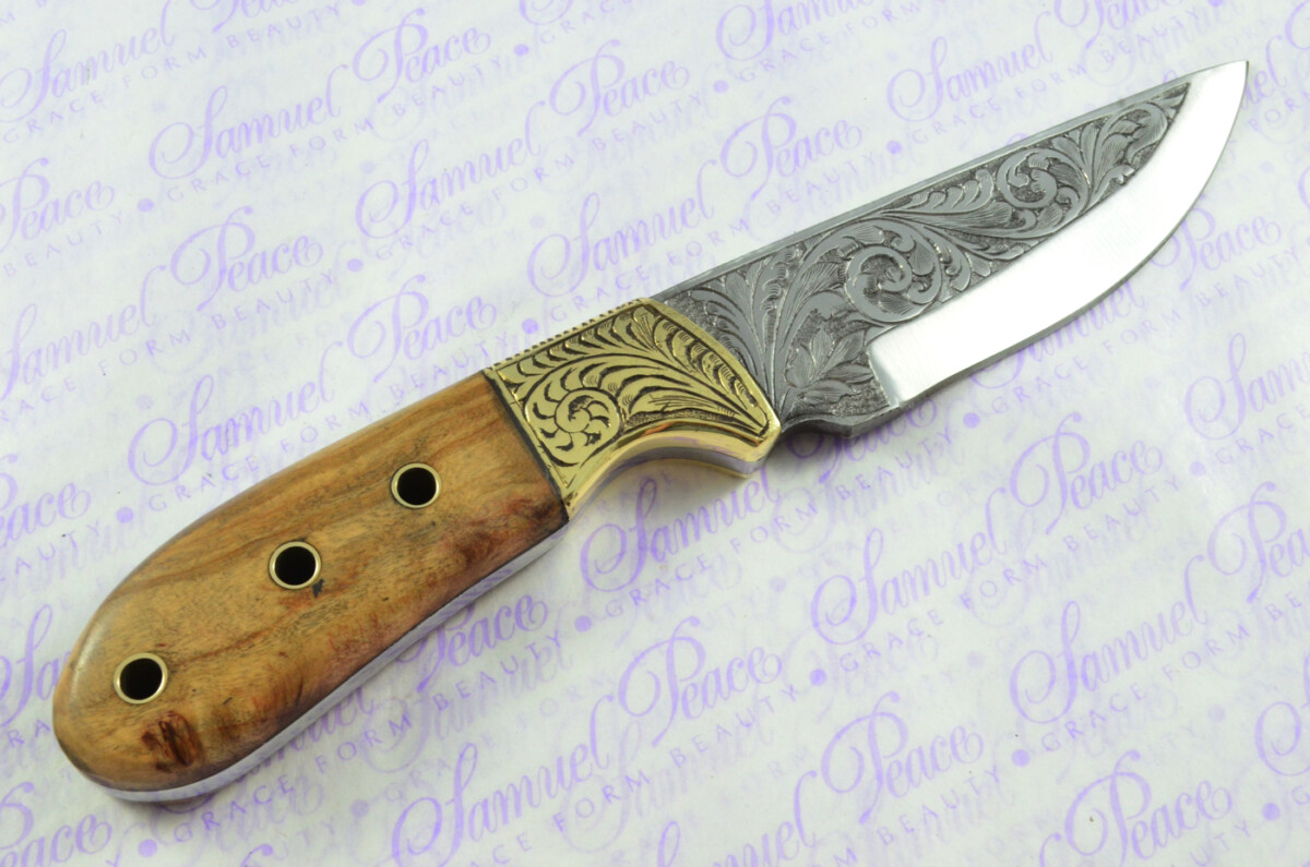 New Fantastic Hand Engraved Carbon 01 Tool Steel Hunting/Bowie Knife Olive Wood Scales Unbelievable Piece Pristine inc Leather Sheath - Image 5