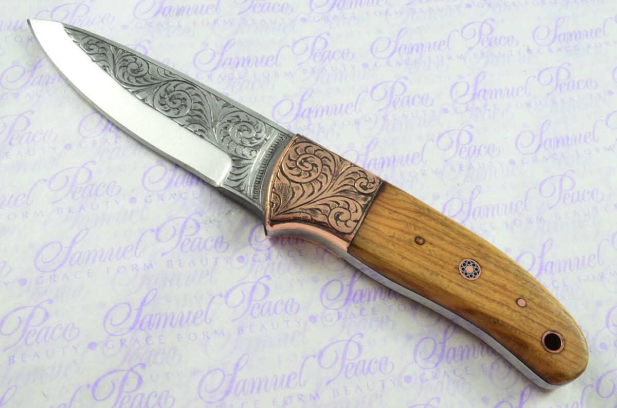 New Fantastic Hand Engraved Carbon 01 Tool Steel Hunting/Bowie Knife Olive Wood Scales Unbelievable Piece Pristine inc Leather Sheath - Image 2