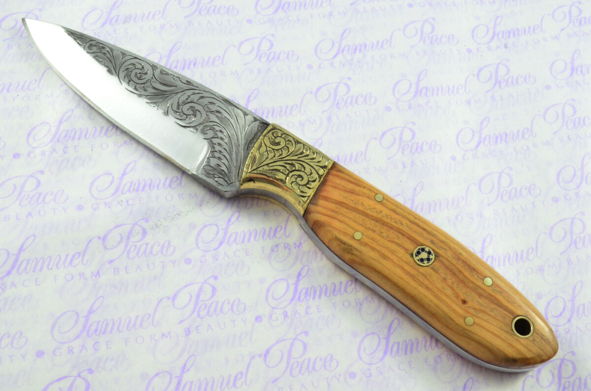 New Fantastic Hand Engraved Carbon 01 Tool Steel Hunting/Bowie Knife Olive Wood Scales Unbelievable Piece Pristine inc Leather Sheath - Image 3