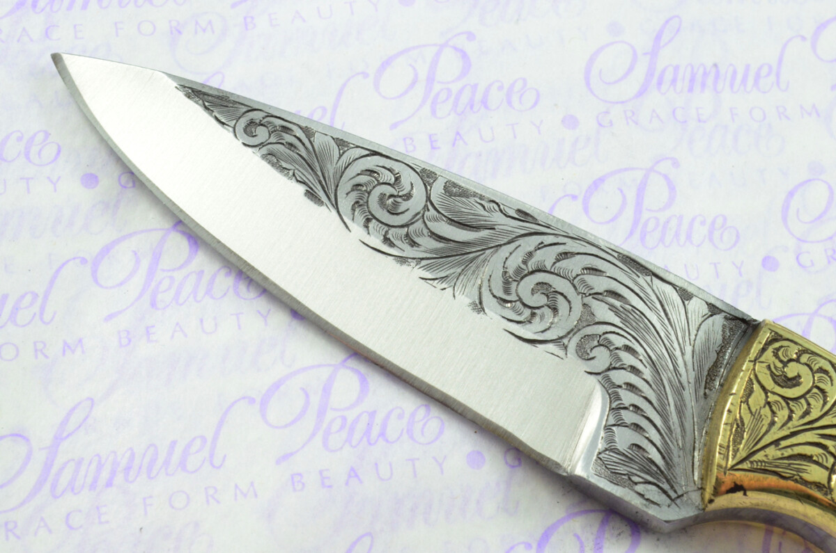 New Fantastic Hand Engraved Carbon 01 Tool Steel Hunting/Bowie Knife Olive Wood Scales Unbelievable Piece Pristine inc Leather Sheath - Image 8
