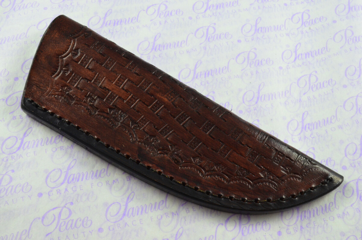 New Fantastic Hand Engraved Carbon 01 Tool Steel Hunting/Bowie Knife Olive Wood Scales Unbelievable Piece Pristine inc Leather Sheath - Image 9