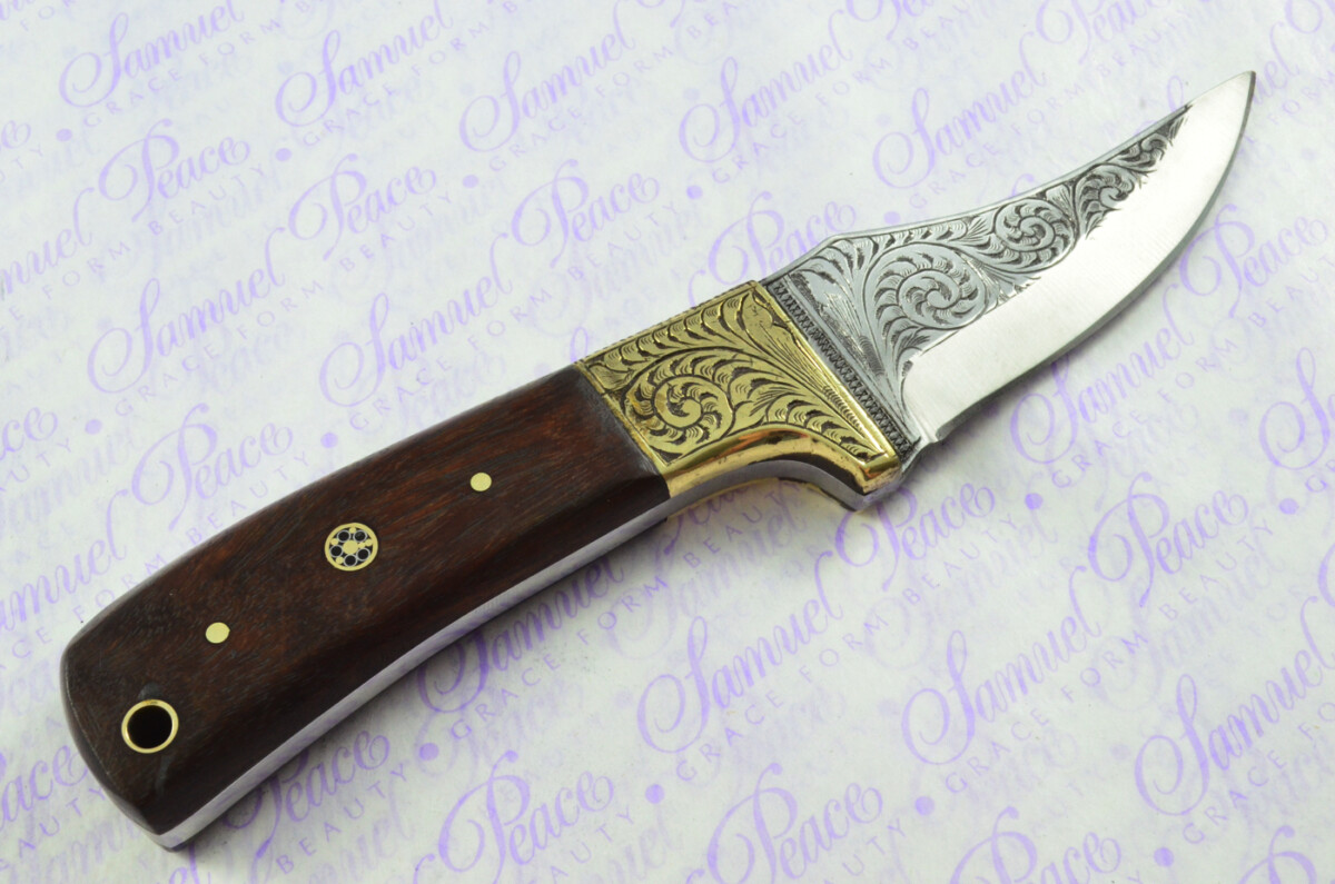 New Fantastic Hand Engraved Carbon 01 Tool Steel Hunting/Bowie Knife Rosewood Scales Unbelievable Piece Pristine inc Leather Sheath - Image 6