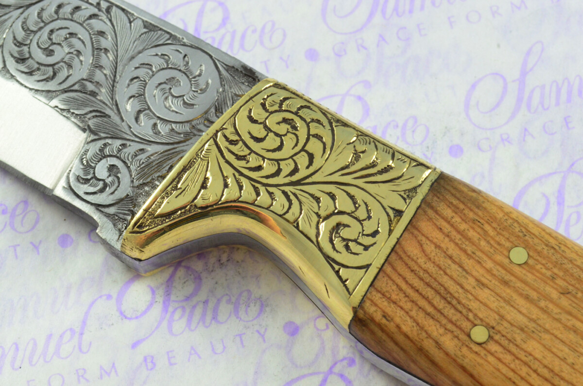 New Fantastic Hand Engraved Carbon 01 Tool Steel Hunting/Bowie Knife Olive Wood Scales Unbelievable Piece Pristine inc Leather Sheath - Image 7