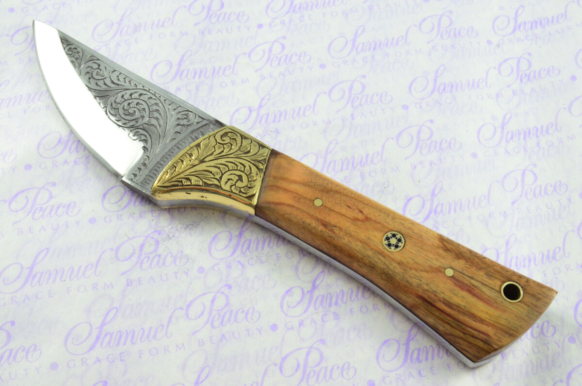 New Fantastic Hand Engraved Carbon 01 Tool Steel Hunting/Bowie Knife Olive Wood Scales Unbelievable Piece Pristine inc Leather Sheath - Image 3