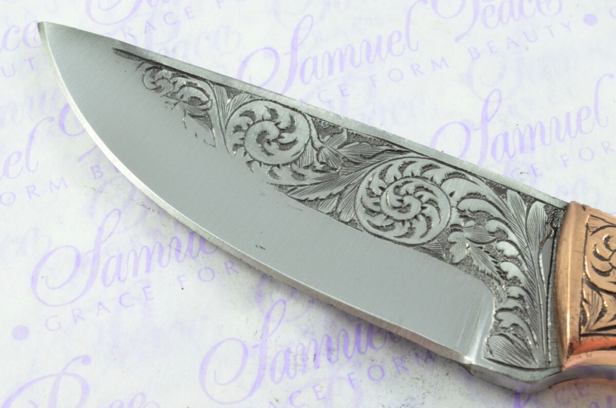 New Fantastic Hand Engraved Carbon 01 Tool Steel Hunting/Bowie Knife Rosewood Scales Unbelievable Piece Pristine inc Leather Sheath - Image 8
