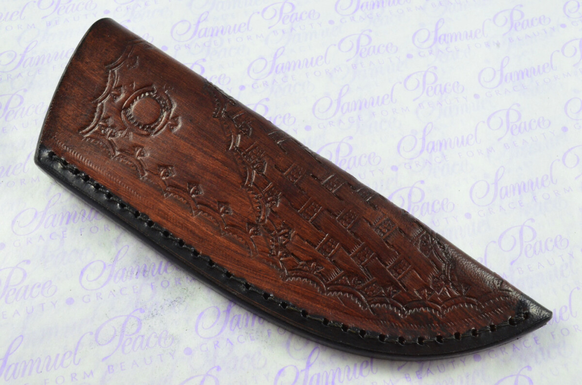 New Fantastic Hand Engraved Carbon 01 Tool Steel Hunting/Bowie Knife Olive Wood Scales Unbelievable Piece Pristine inc Leather Sheath - Image 7