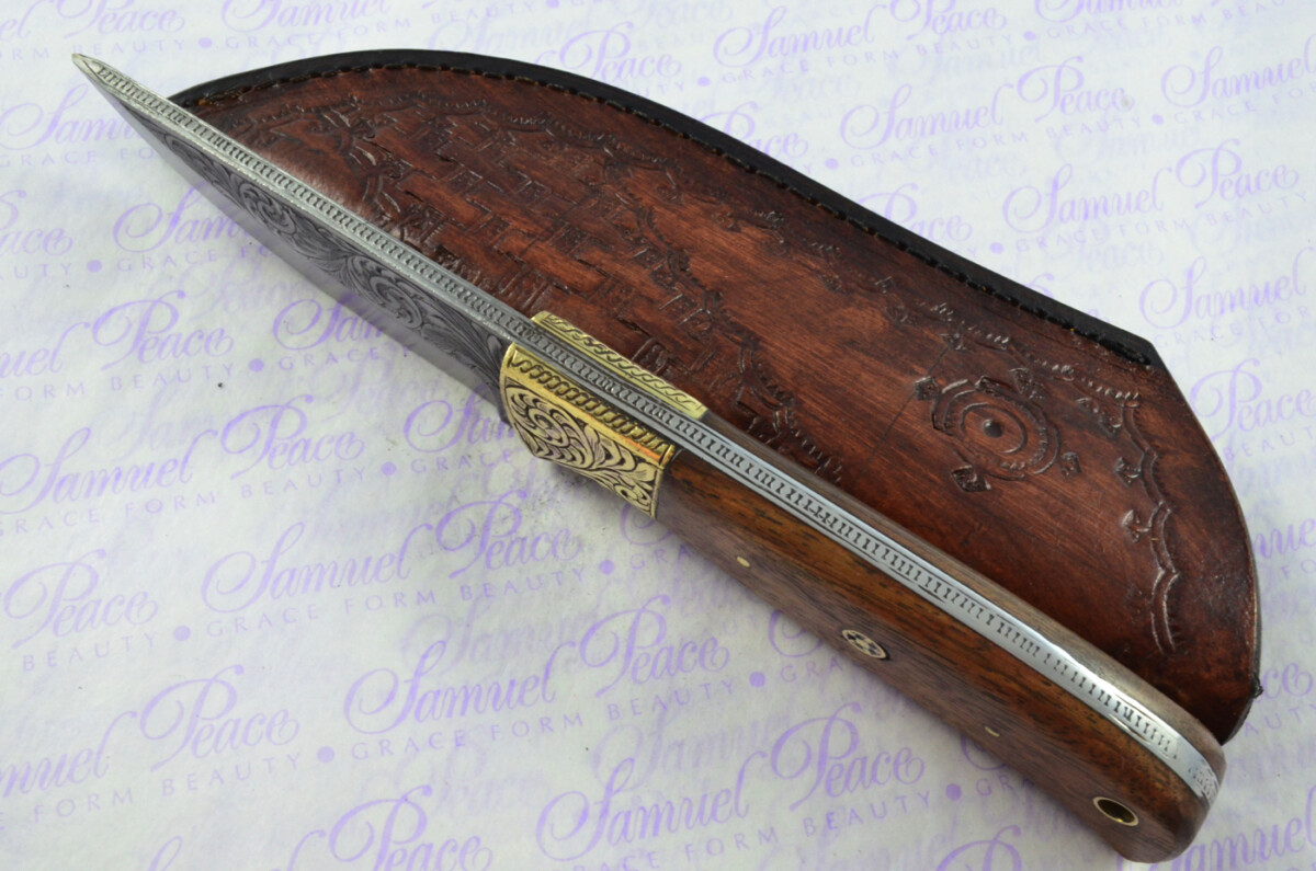New Fantastic Hand Engraved Carbon 01 Tool Steel Hunting/Bowie Knife Rosewood Scales Unbelievable Piece Pristine inc Leather Sheath - Image 9