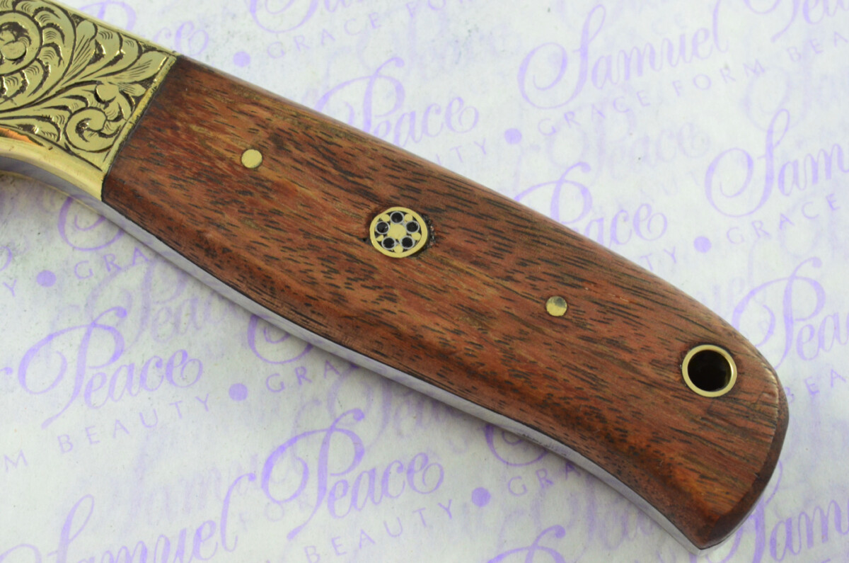 New Fantastic Hand Engraved Carbon 01 Tool Steel Hunting/Bowie Knife Rosewood Scales Unbelievable Piece Pristine inc Leather Sheath - Image 4