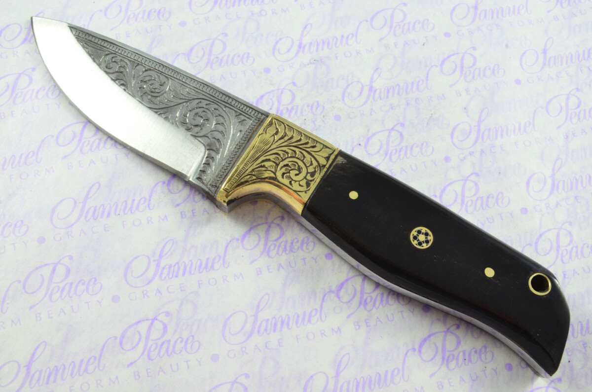 New Fantastic Hand Engraved Carbon 01 Tool Steel Hunting/Bowie Knife Buffalo Scales Unbelievable Piece Pristine inc Leather Sheath - Image 2