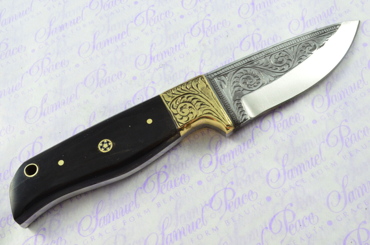 New Fantastic Hand Engraved Carbon 01 Tool Steel Hunting/Bowie Knife Buffalo Scales Unbelievable Piece Pristine inc Leather Sheath - Image 4