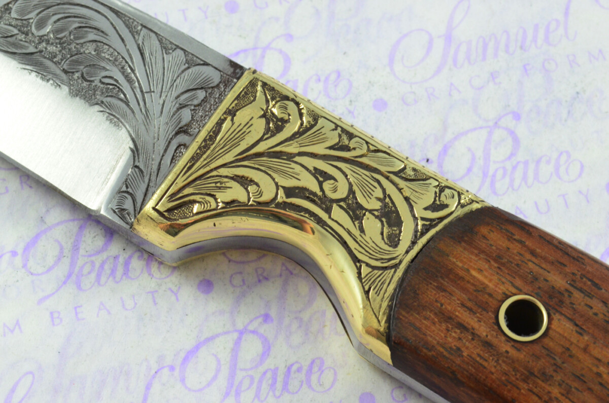 New Fantastic Hand Engraved Carbon 01 Tool Steel Hunting/Bowie Knife Rosewood Scales Unbelievable Piece Pristine inc Leather Sheath - Image 6