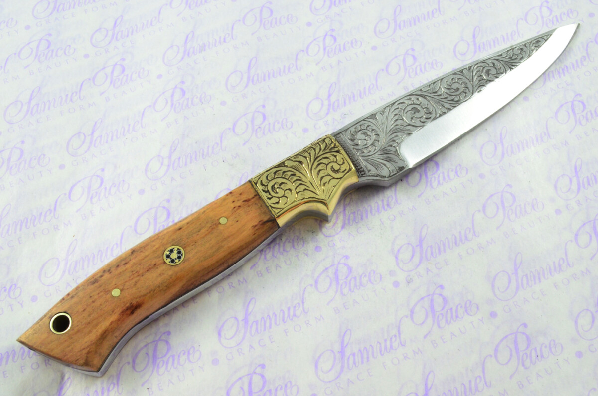 New Fantastic Hand Engraved Carbon 01 Tool Steel Hunting/Bowie Knife Olive Wood Scales Unbelievable Piece Pristine inc Leather Sheath - Image 4
