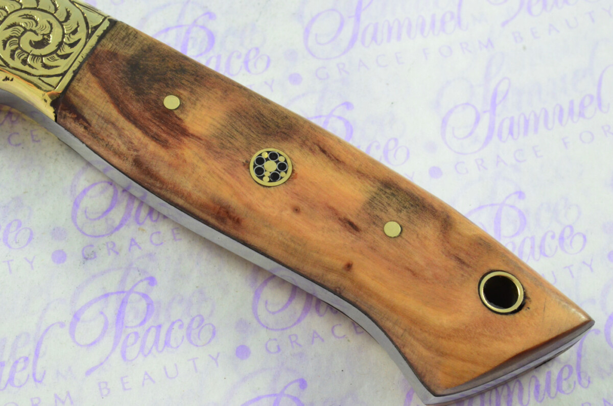 New Fantastic Hand Engraved Carbon 01 Tool Steel Hunting/Bowie Knife Olive Wood Scales Unbelievable Piece Pristine inc Leather Sheath - Image 5