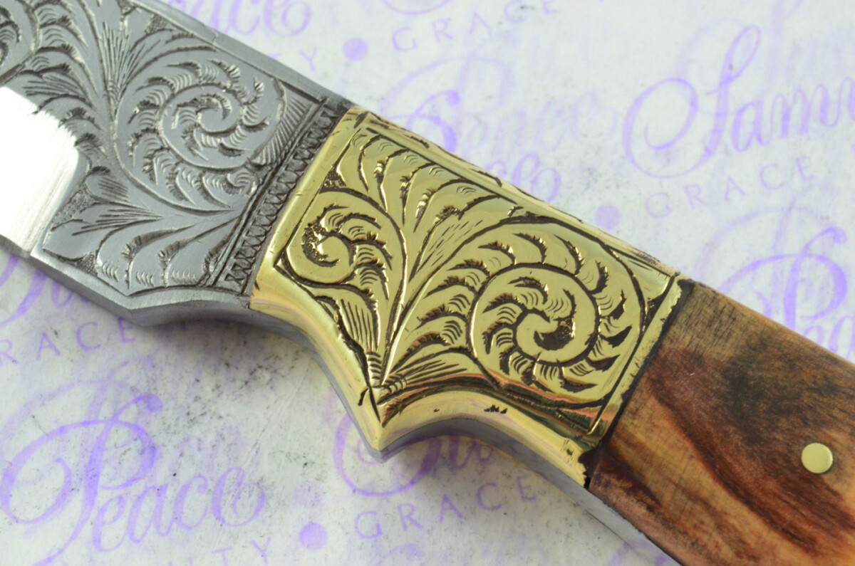 New Fantastic Hand Engraved Carbon 01 Tool Steel Hunting/Bowie Knife Olive Wood Scales Unbelievable Piece Pristine inc Leather Sheath - Image 6