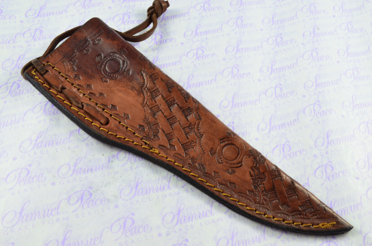 New Fantastic Hand Engraved Carbon 01 Tool Steel Hunting/Bowie Knife Olive Wood Scales Unbelievable Piece Pristine inc Leather Sheath - Image 8