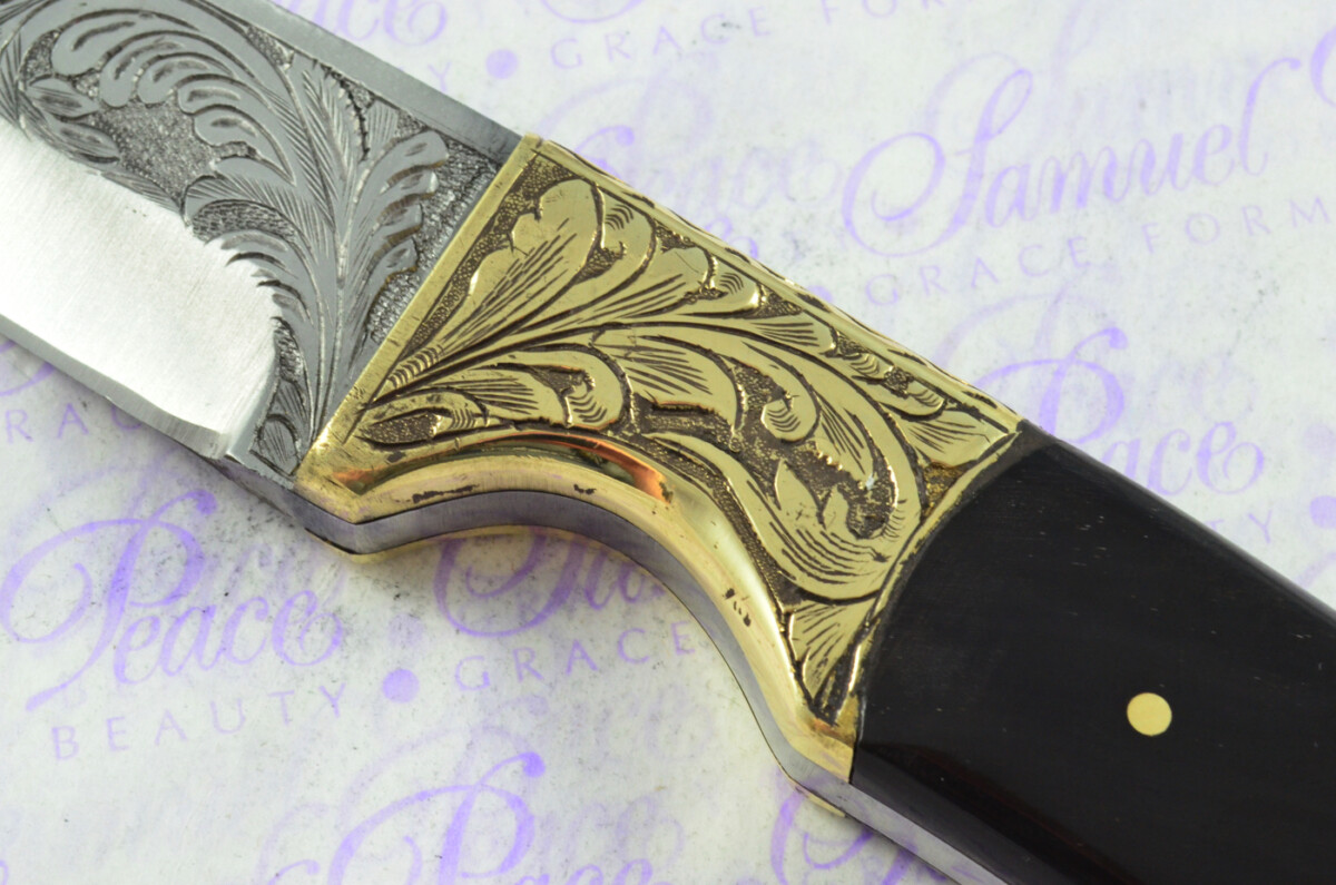 New Fantastic Hand Engraved Carbon 01 Tool Steel Hunting/Bowie Knife Buffalo Scales Unbelievable Piece Pristine inc Leather Sheath - Image 6
