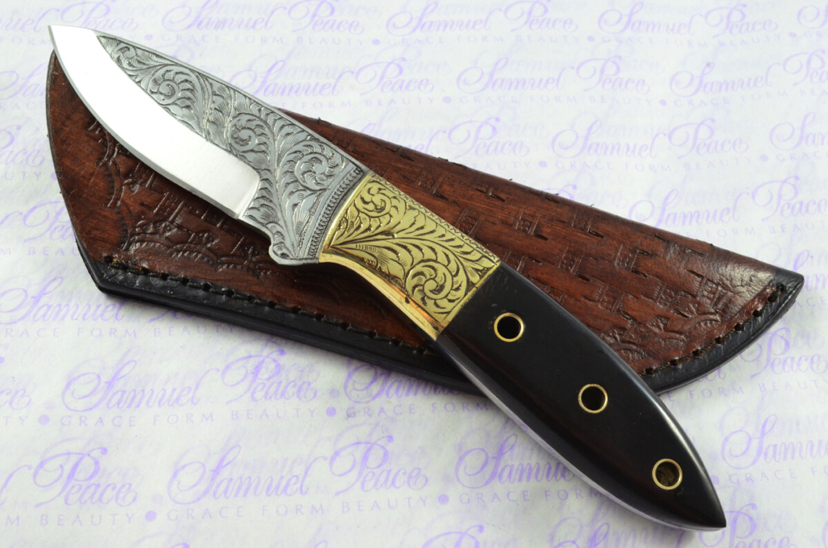 New Fantastic Hand Engraved Carbon 01 Tool Steel Hunting/Bowie Knife Buffalo Scales Unbelievable Piece Pristine inc Leather Sheath