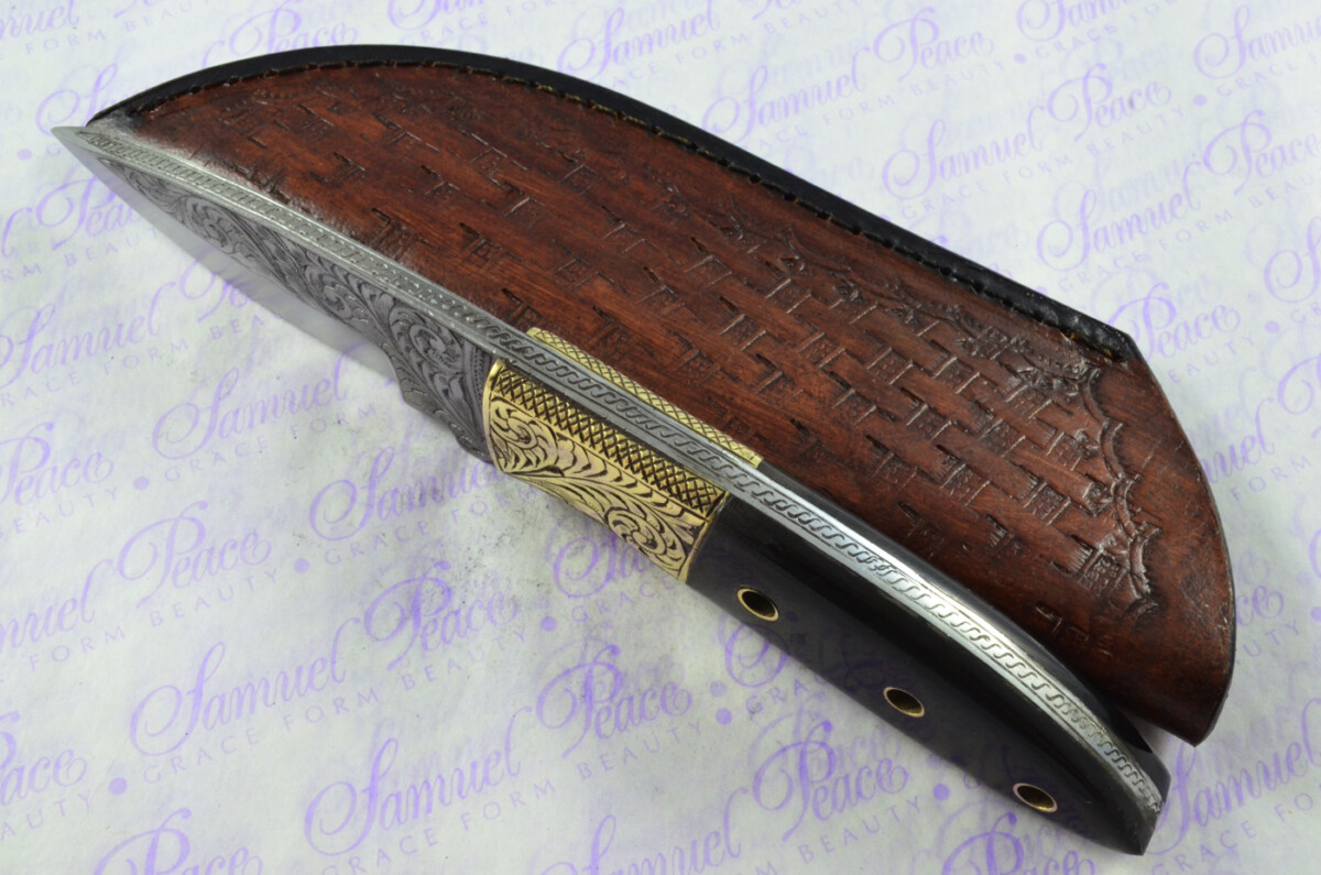 New Fantastic Hand Engraved Carbon 01 Tool Steel Hunting/Bowie Knife Buffalo Scales Unbelievable Piece Pristine inc Leather Sheath - Image 3