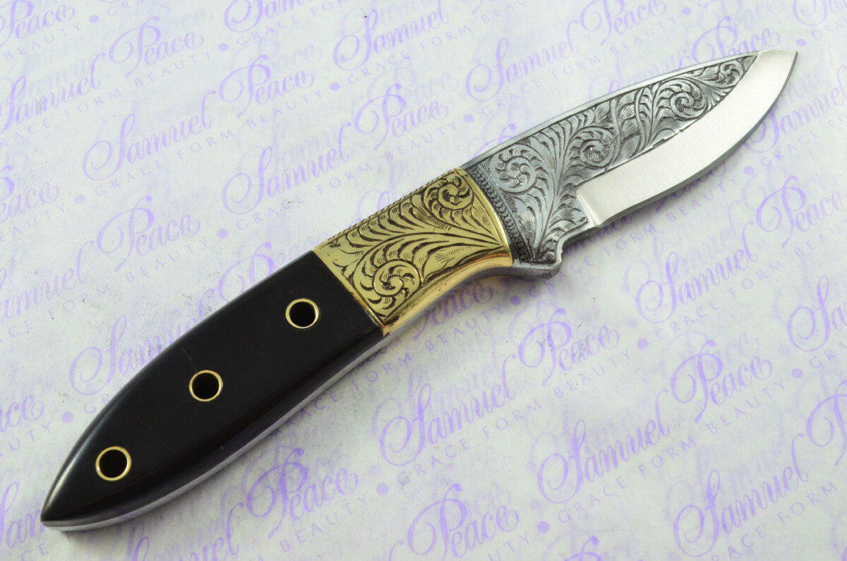 New Fantastic Hand Engraved Carbon 01 Tool Steel Hunting/Bowie Knife Buffalo Scales Unbelievable Piece Pristine inc Leather Sheath - Image 4