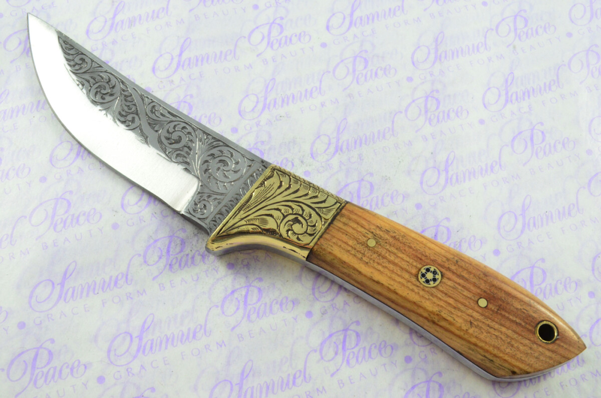 New Fantastic Hand Engraved Carbon 01 Tool Steel Hunting/Bowie Knife Olive Wood Scales Unbelievable Piece Pristine inc Leather Sheath - Image 2
