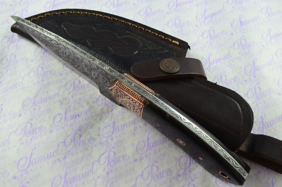 New Fantastic Hand Engraved Carbon 01 Tool Steel Hunting/Bowie Knife Buffalo Scales Unbelievable Piece Pristine inc Leather Sheath - Image 3