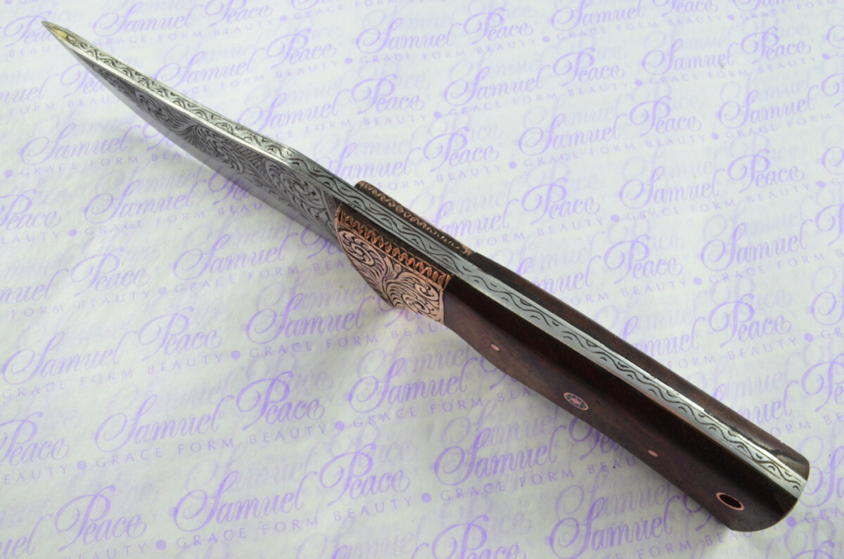 New Fantastic Hand Engraved Carbon 01 Tool Steel Hunting/Bowie Knife Rosewood Scales Unbelievable Piece Pristine inc Leather Sheath - Image 4