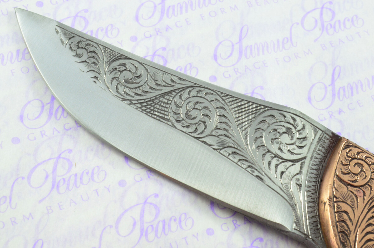 New Fantastic Hand Engraved Carbon 01 Tool Steel Hunting/Bowie Knife Rosewood Scales Unbelievable Piece Pristine inc Leather Sheath - Image 7