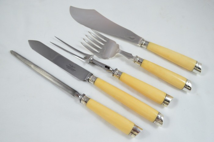 An Incredibly Rare Mappin & Webb 1960 37x Pieces Ivory Handled Table & Dessert Knives, Fish Eaters & Serving Set - Image 4