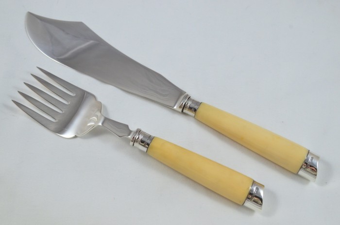 An Incredibly Rare Mappin & Webb 1960 37x Pieces Ivory Handled Table & Dessert Knives, Fish Eaters & Serving Set - Image 6