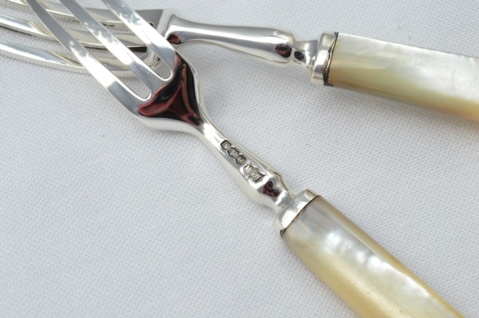Mappin & Webb Set of 10 Afternoon Tea Forks Solid Silver Mother Of Pearl Handles 1947 - Image 2