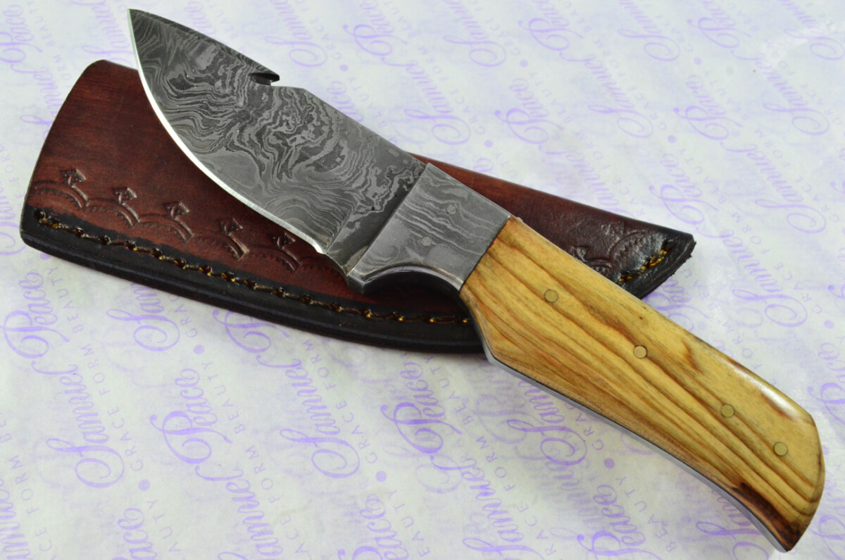Damascus Steel Knife Making Kit! Gut Hook Knife with Olive Wood Scales Damascus Bolster inc Leather Sheath - Image 9