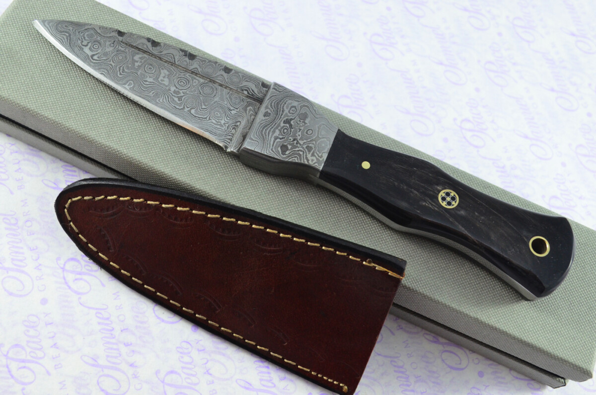 New Genuine Damascus Steel Bespoke Full Tang Water Buffalo Handle Sheffield Sgian Dubh with Leather Sheath Boxed