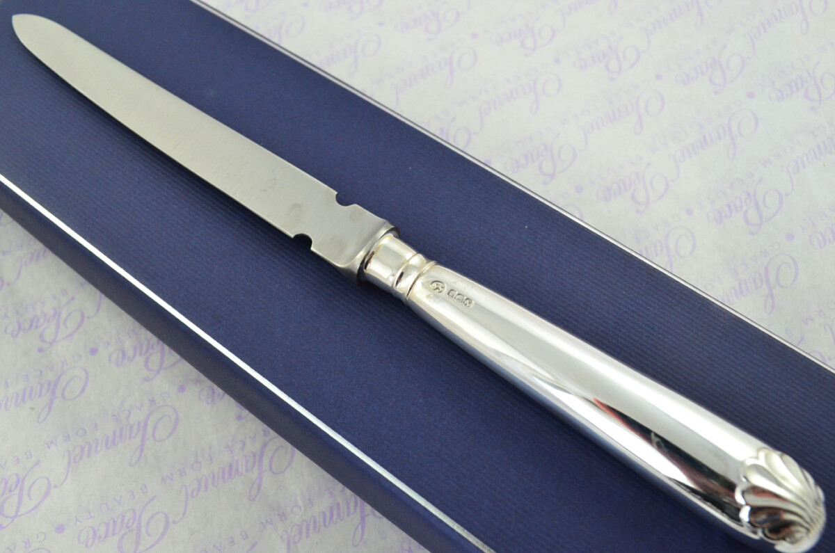 Saunders & Shepherd Cased Sheffield Sterling Silver Handled Letter Opener Shell Head Pattern 1965