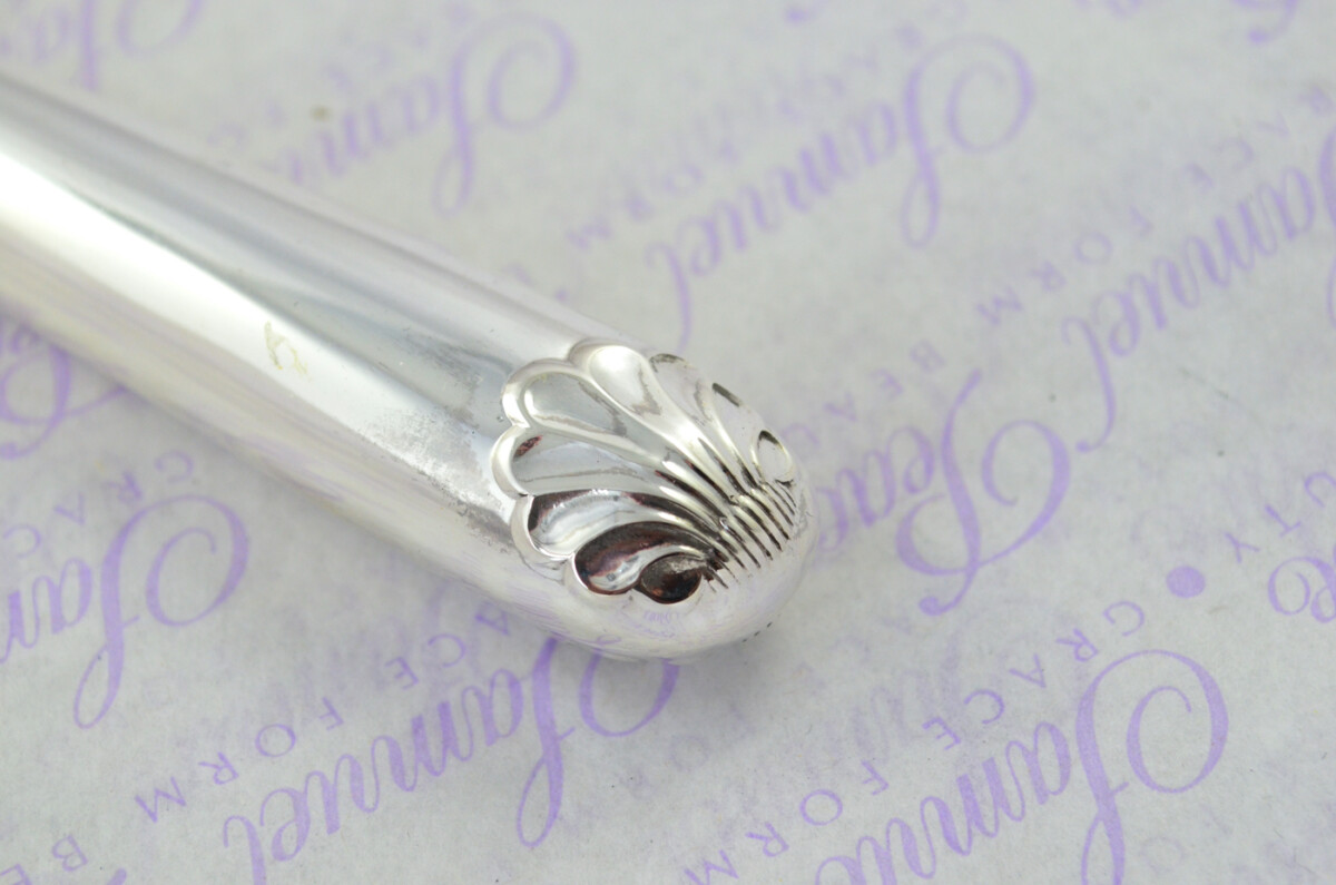 Saunders & Shepherd Cased Sheffield Sterling Silver Handled Letter Opener Shell Head Pattern 1965 - Image 3