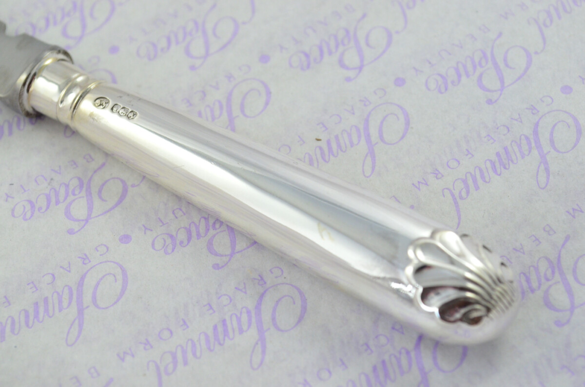 Saunders & Shepherd Cased Sheffield Sterling Silver Handled Letter Opener Shell Head Pattern 1965 - Image 4