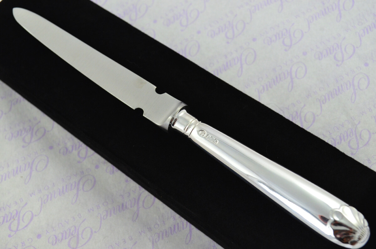 Saunders & Shepherd Cased Sheffield Sterling Silver Handled Letter Opener Shell Head Pattern 1965