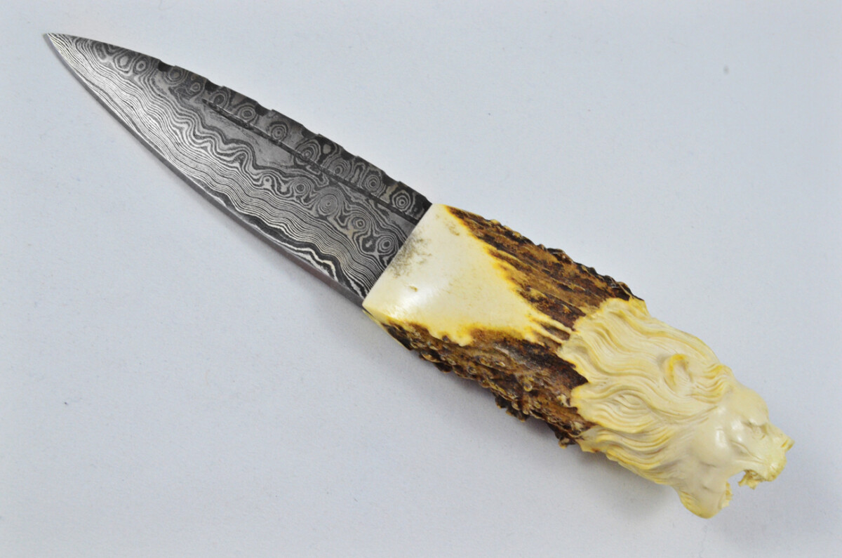 Amazing Bespoke Hand Carved Lion Stag Horn Antler Handle Sgian Dubh Damascus Blade Sheffield England - Image 4