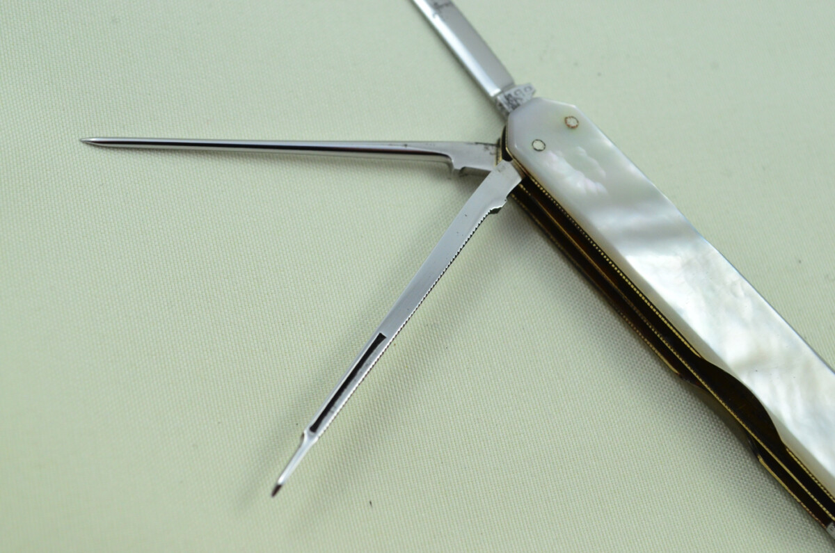 Five Blade Fantastic Carbon Steel Bladed Mother Of Pearl Fully Restored Sheffield Made Pen/Pocket Knife c1900 Maker Needham - Image 4