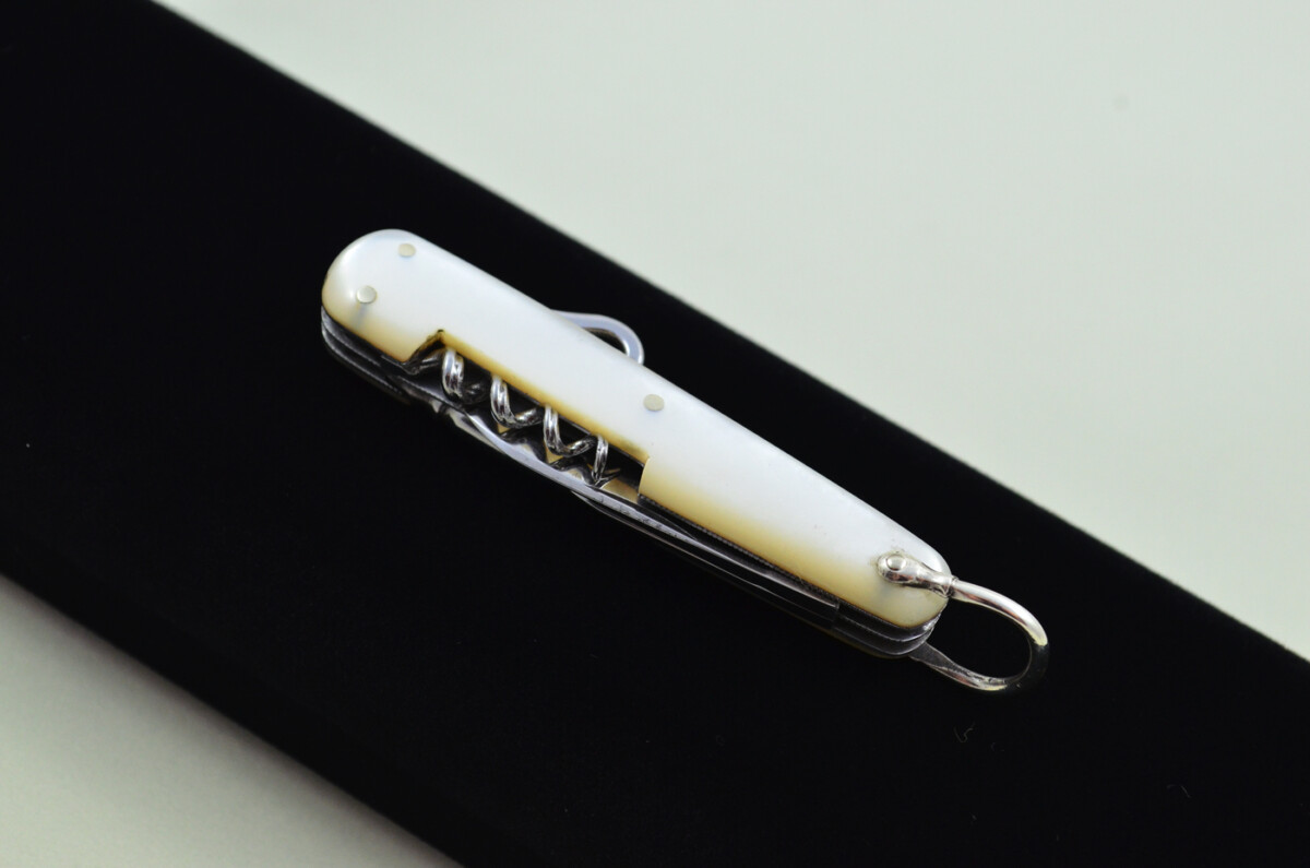 Five Blade Miniature Fantastic Carbon Steel Bladed Mother Of Pearl Fully Restored Sheffield Made Pen/Pocket Knife c1900 Maker Nowill - Image 2