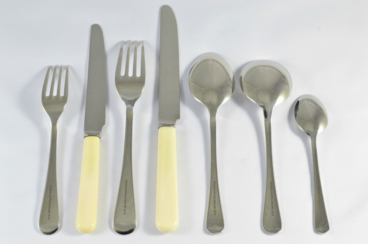 New Cream Handled & Old English Pattern 7 Piece place Setting Made in Sheffield England Stainless Steel Cutlery - Image 2