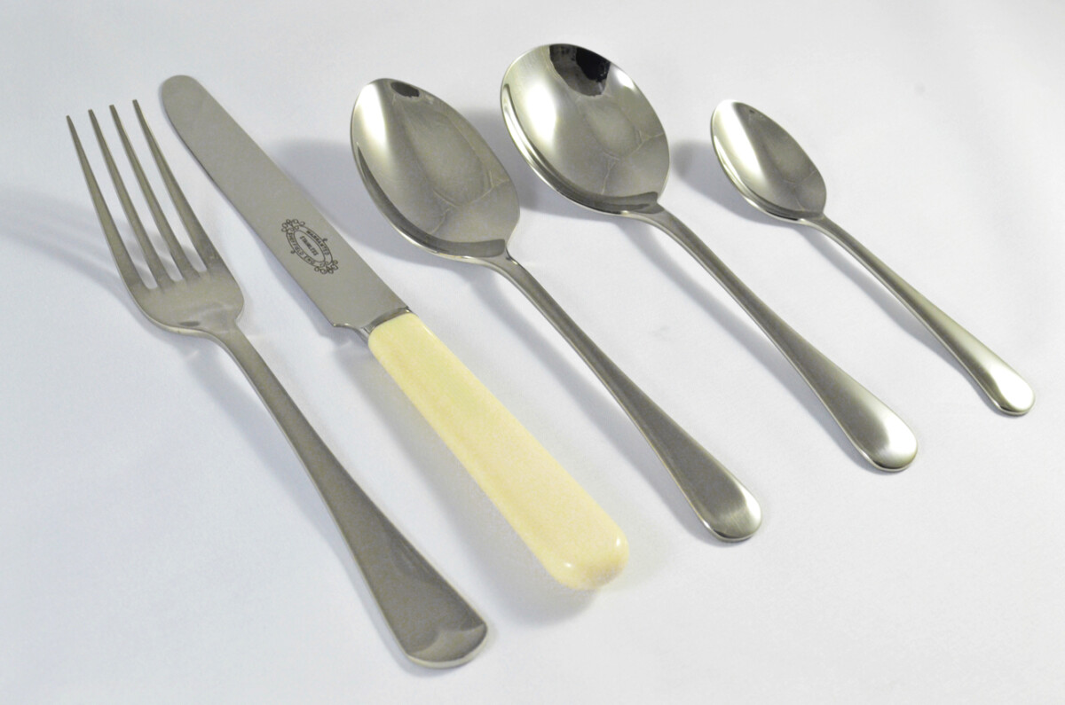New Cream Handled & Old English Pattern 5 Piece place Setting Made in Sheffield England Stainless Steel Cutlery - Image 3