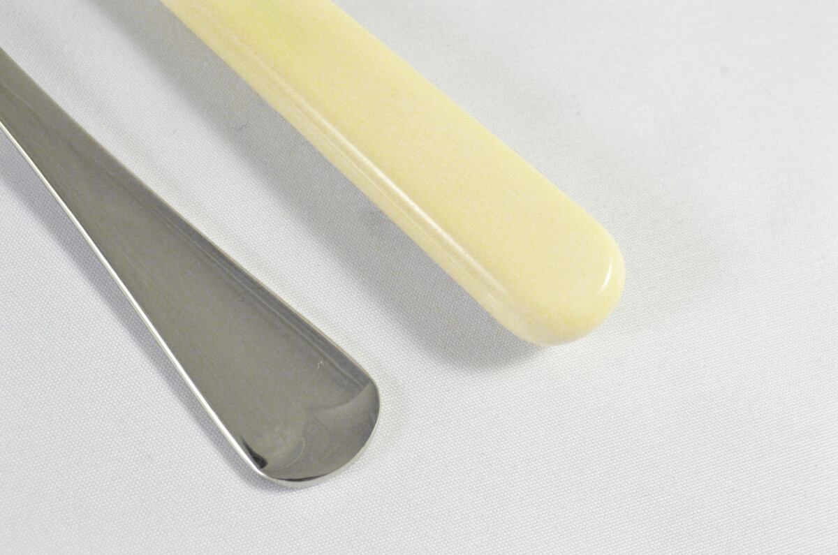 New Cream Handled & Old English Pattern 5 Piece place Setting Made in Sheffield England Stainless Steel Cutlery - Image 5