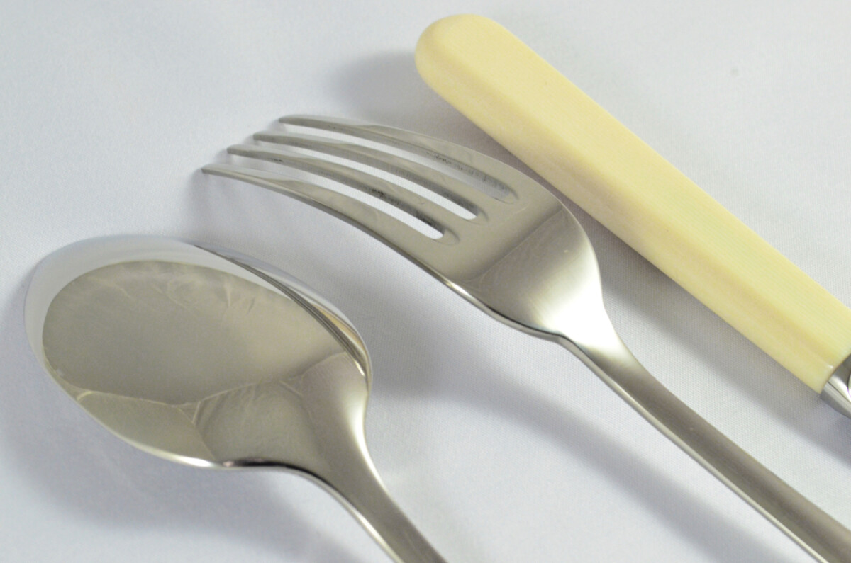 New Cream Handled & Old English Pattern 5 Piece place Setting Made in Sheffield England Stainless Steel Cutlery - Image 7