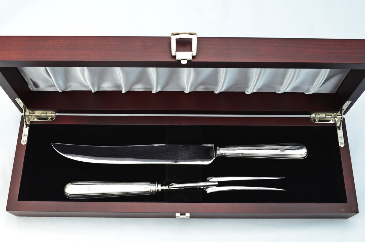 Goldsmiths & Silversmiths Cased Sterling Silver Handled 2 Piece Carving Set O/E Thread Pattern 1945