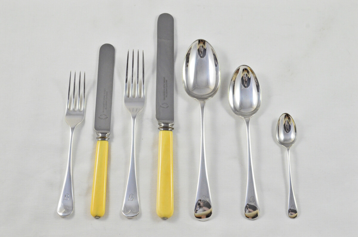 Antique Canteen of Cutlery By Pearce & Sons Ltd  - Silver Plated - Old English Pattern - 102 Pieces - Image 3