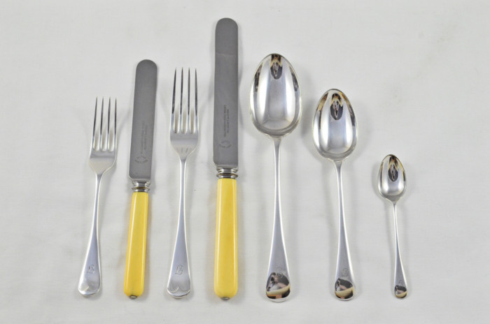 Antique Canteen of Cutlery By Pearce & Sons Ltd  - Silver Plated - Old English Pattern - 102 Pieces - Image 3