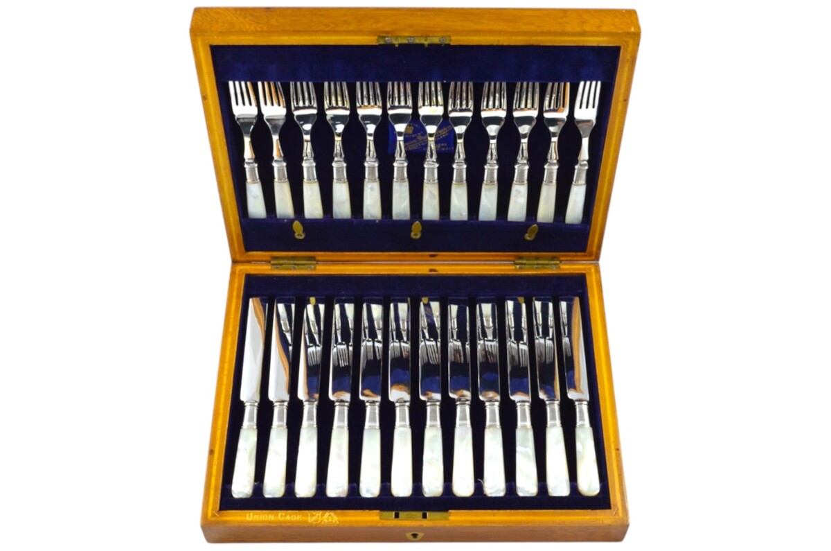12  Knives & Forks with Mother Of Pearl Handles c.1900