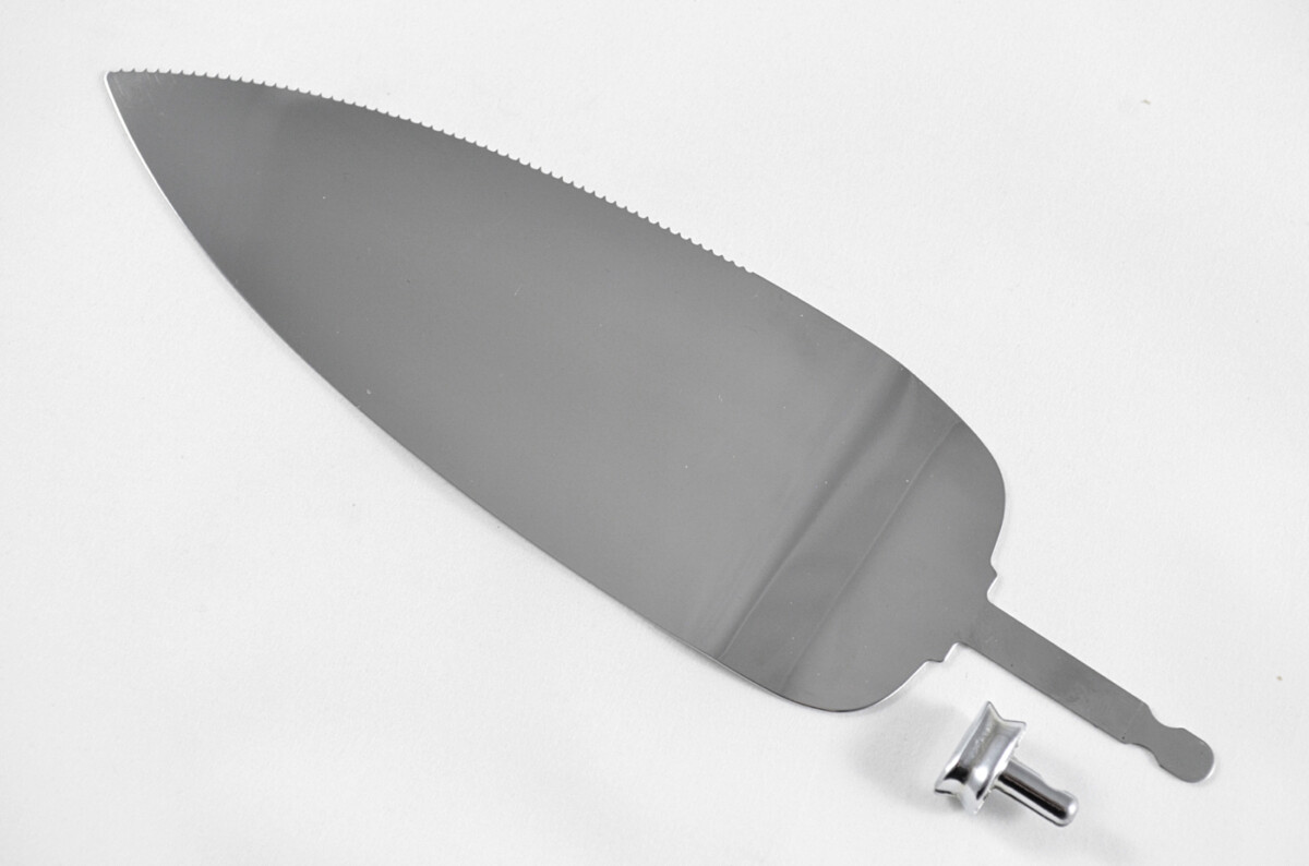 Stamped Sheffield Made Stainless Steel Pie/Cake Serving Knife Blade with Bolster - Image 3